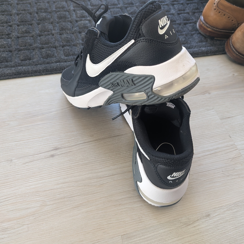 Nike Black and White Air Max Sneakers - Picture 2 of 6